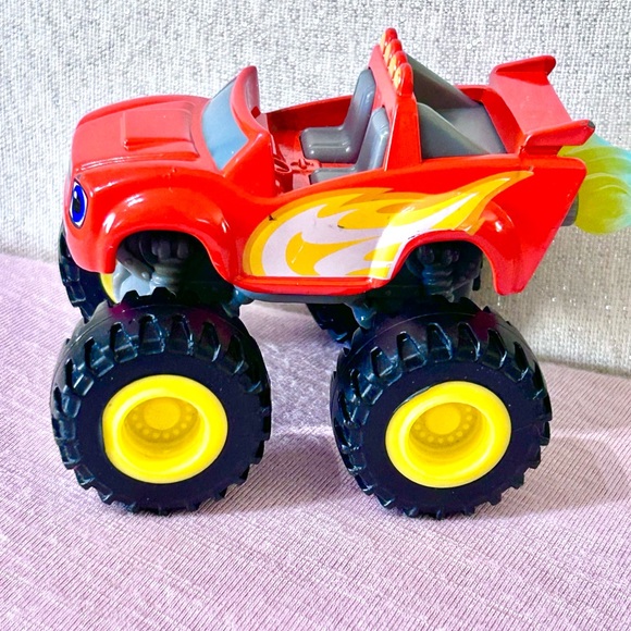 Blaze The Monster Machines BLAZING SPEED Die cast RED Truck Vehicle Toy 2014 - Picture 5 of 6